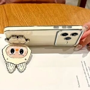 4 x PHONE STANDS WITH MIRRORS - LABUBU AND HELLO KITTY